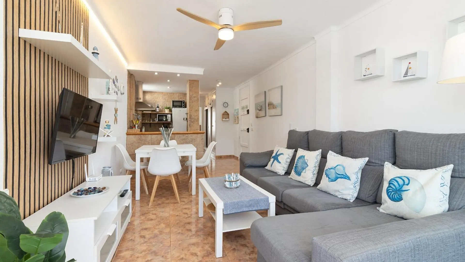 Nano'S Beach House 푸에르토 콜롬 아파트